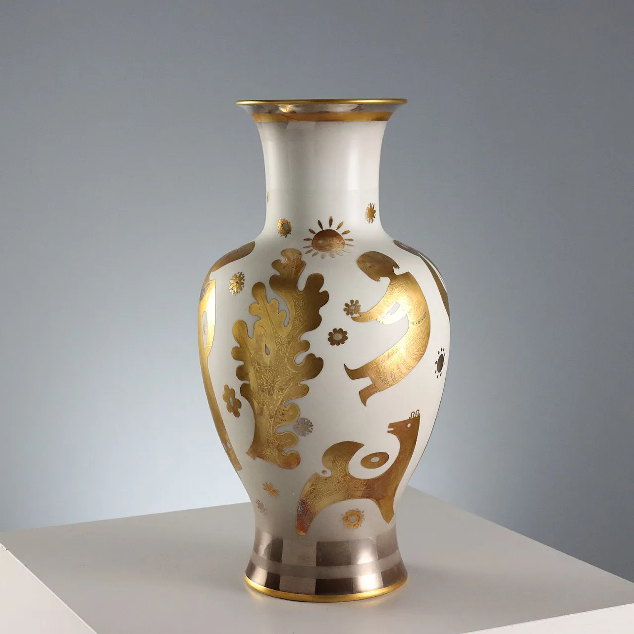 Morbelli Arte porcelain vase, 20th century 1