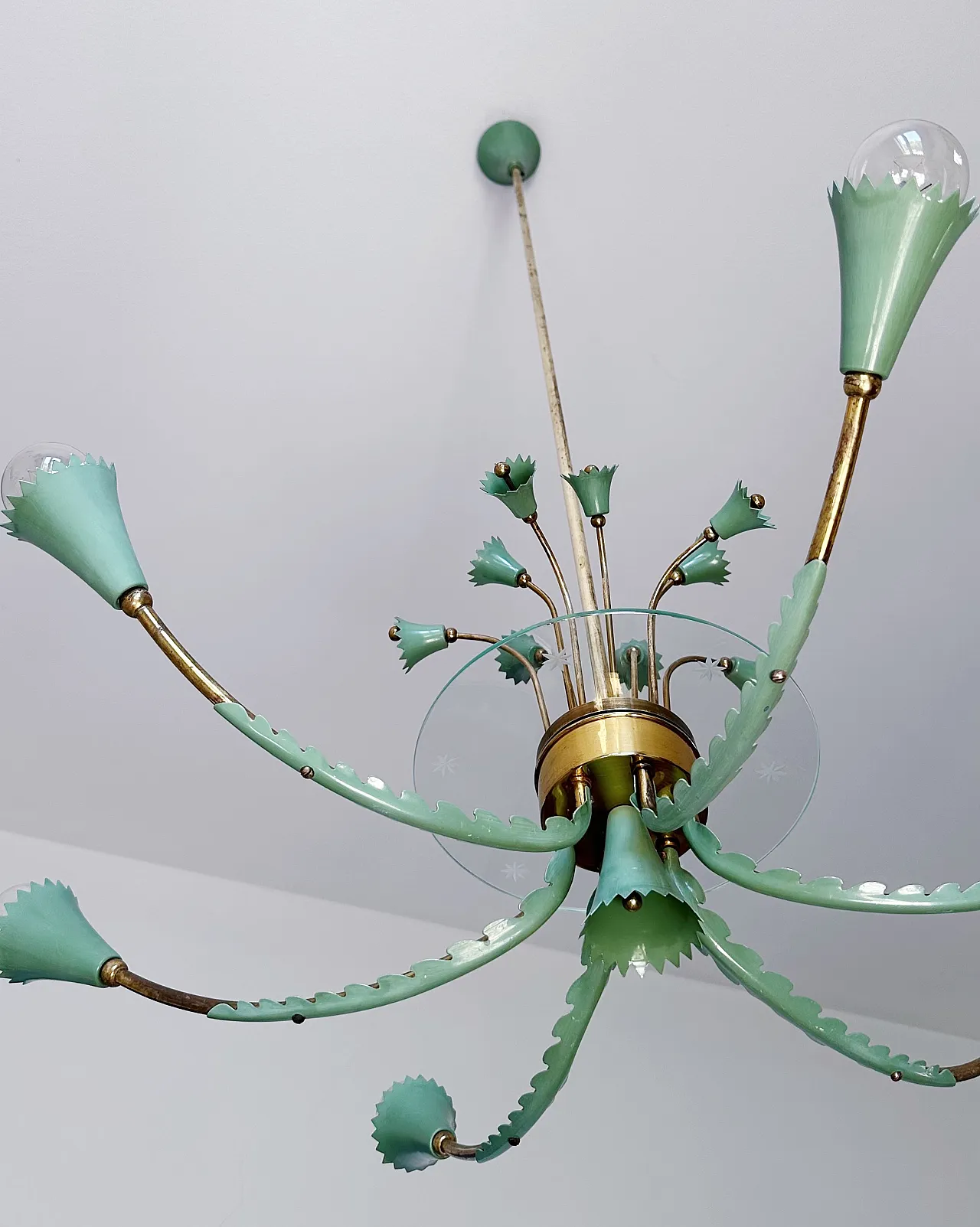 Lampadario in ottone e vetro nello stile di Pietro Chiesa, anni '50 1