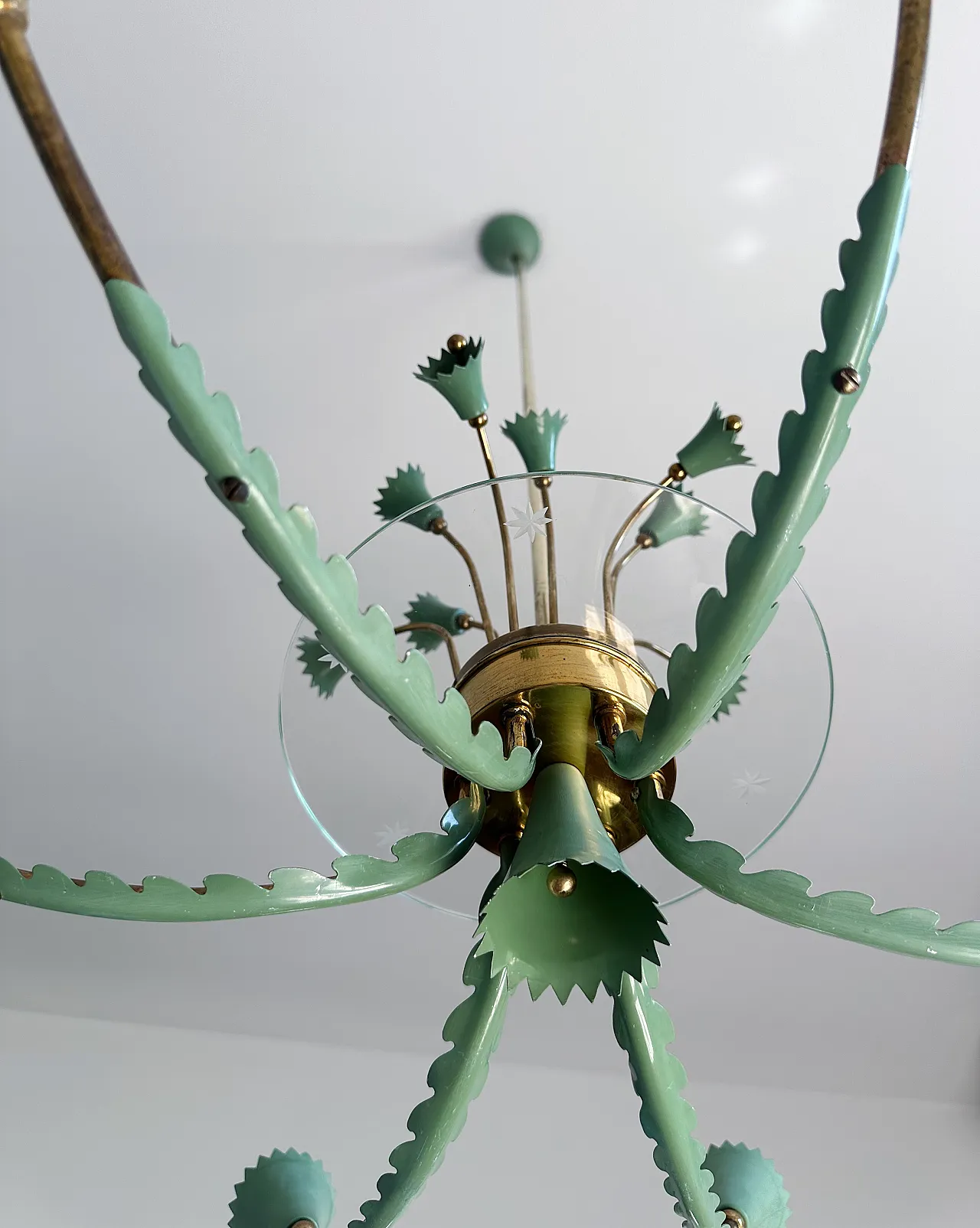 Lampadario in ottone e vetro nello stile di Pietro Chiesa, anni '50 2