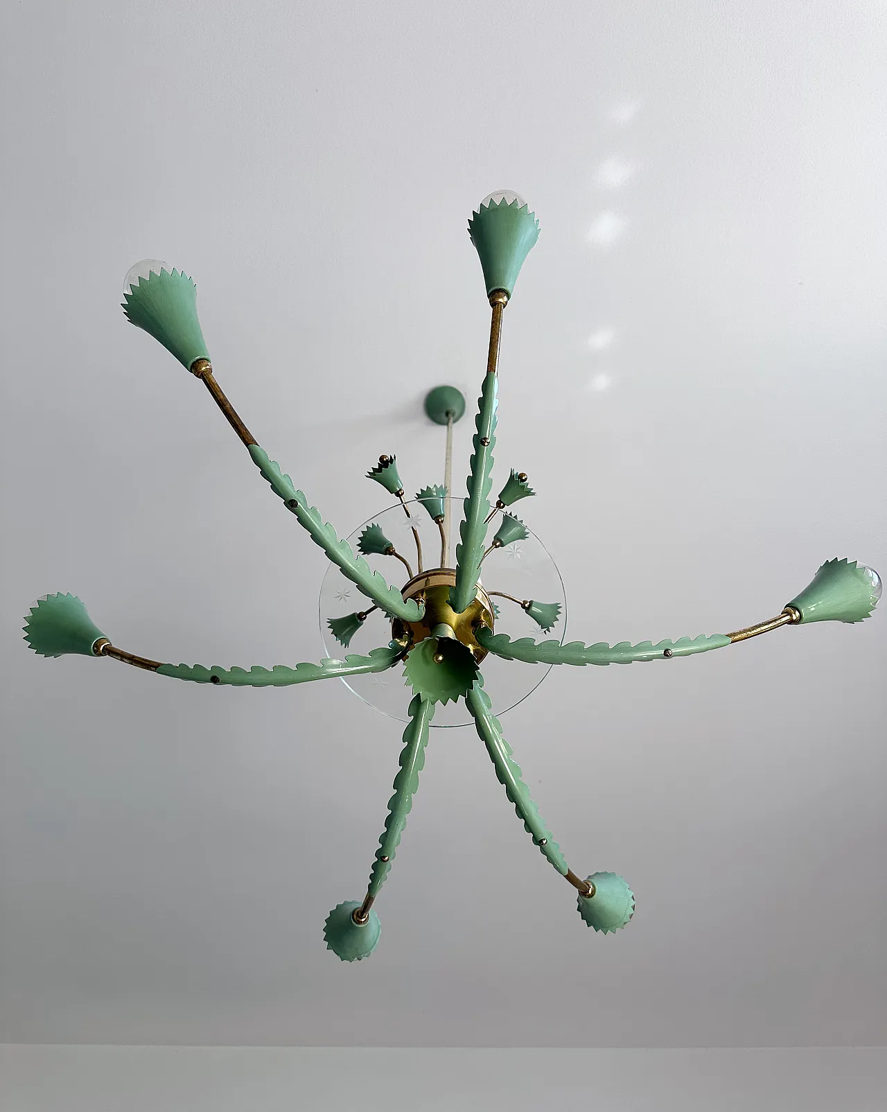 Lampadario in ottone e vetro nello stile di Pietro Chiesa, anni '50 3