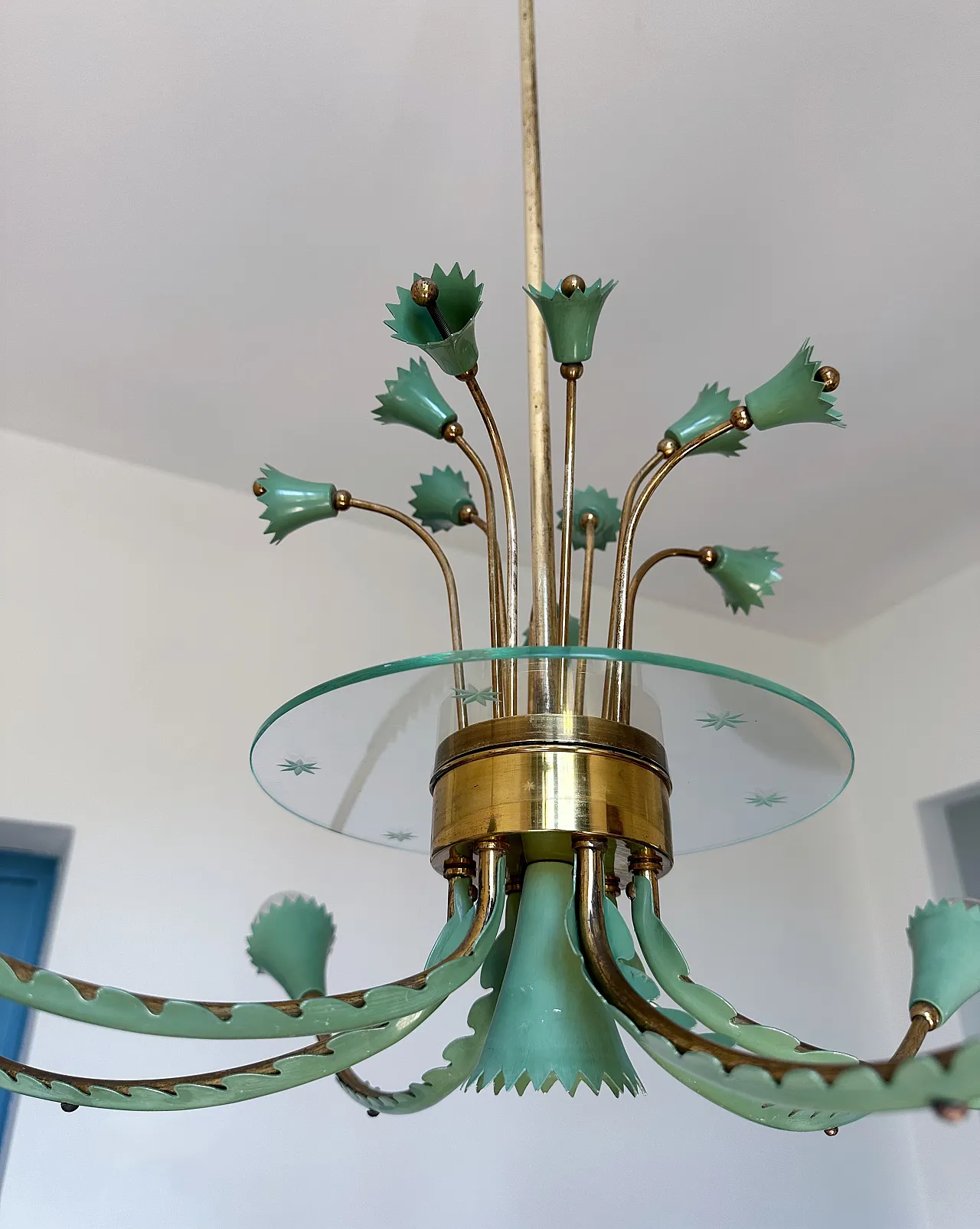 Lampadario in ottone e vetro nello stile di Pietro Chiesa, anni '50 5