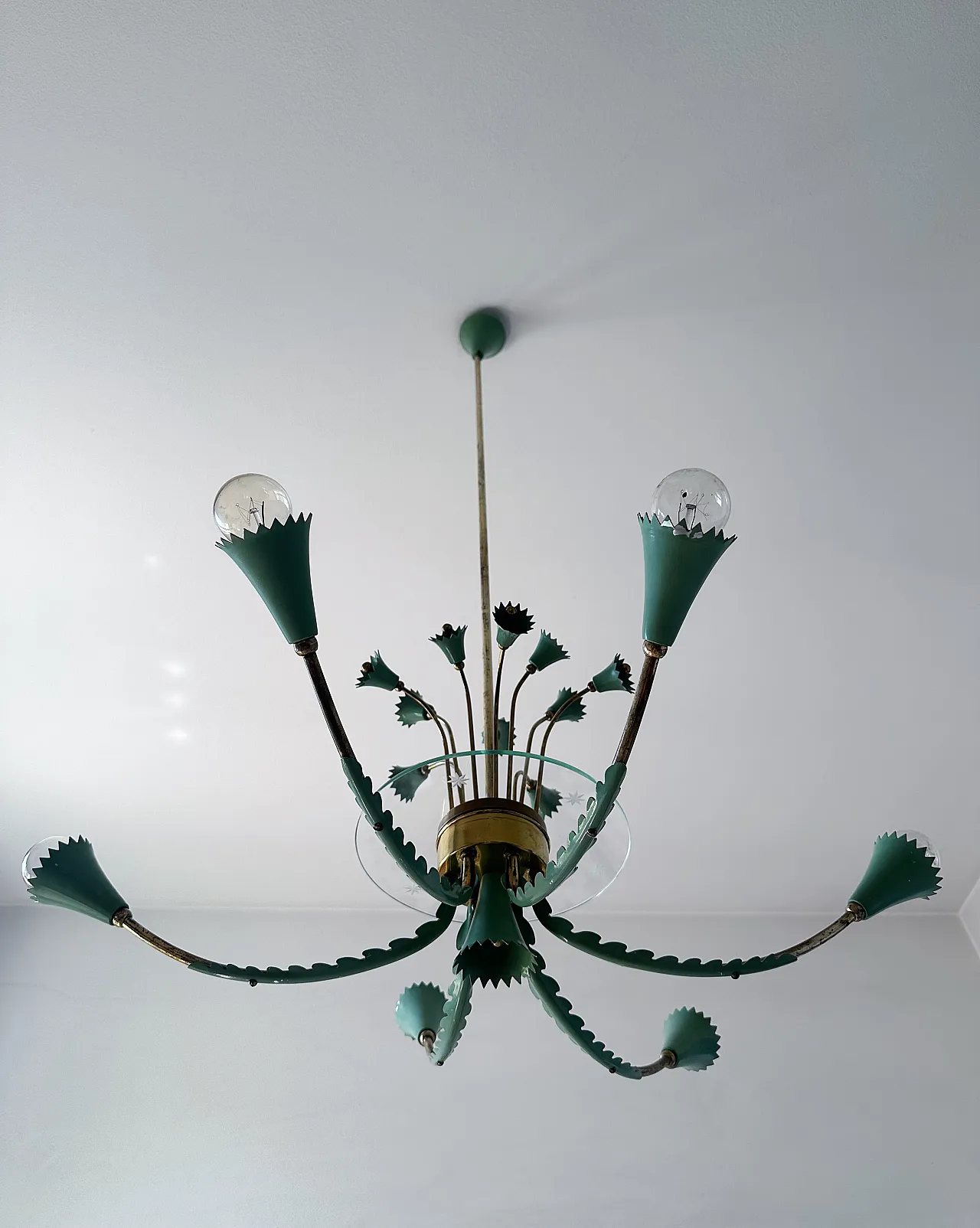 Lampadario in ottone e vetro nello stile di Pietro Chiesa, anni '50 7