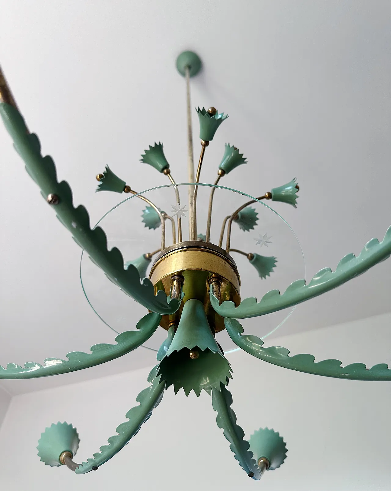 Lampadario in ottone e vetro nello stile di Pietro Chiesa, anni '50 8