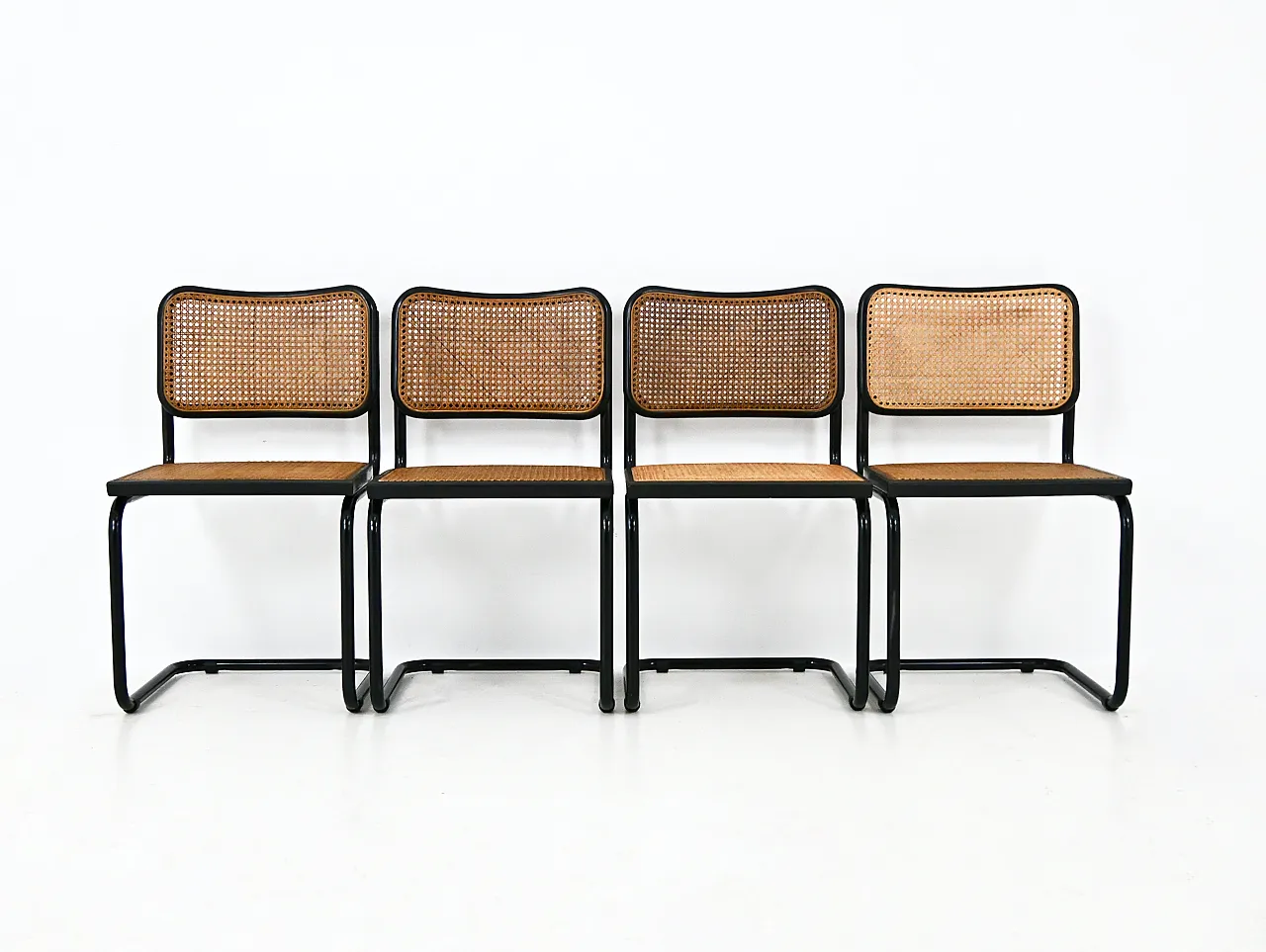 4 Sedie da pranzo All Black stile B32 di Marcel Breuer, anni '90 3
