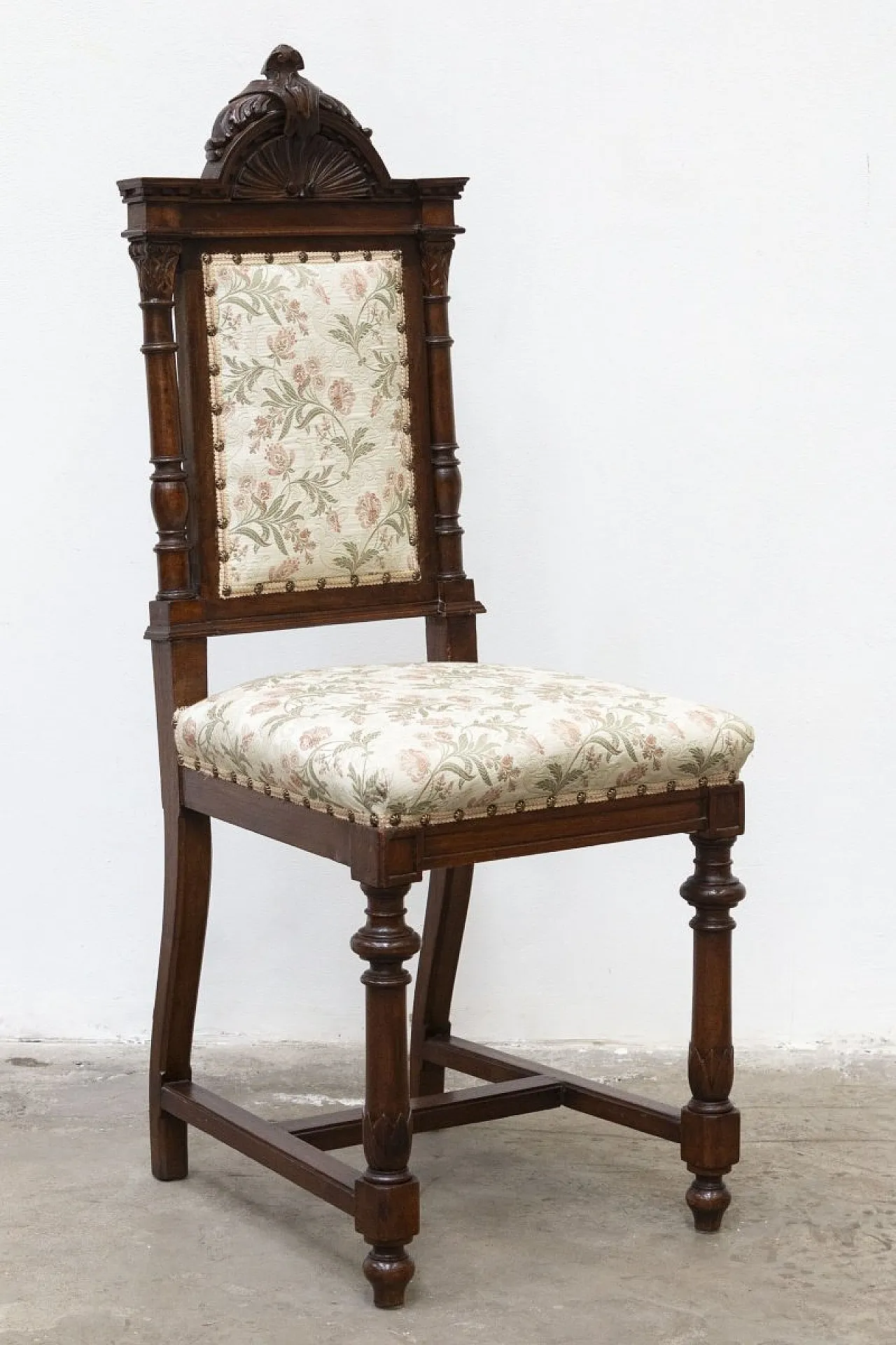 Pair of walnut chairs, late 19th century 2