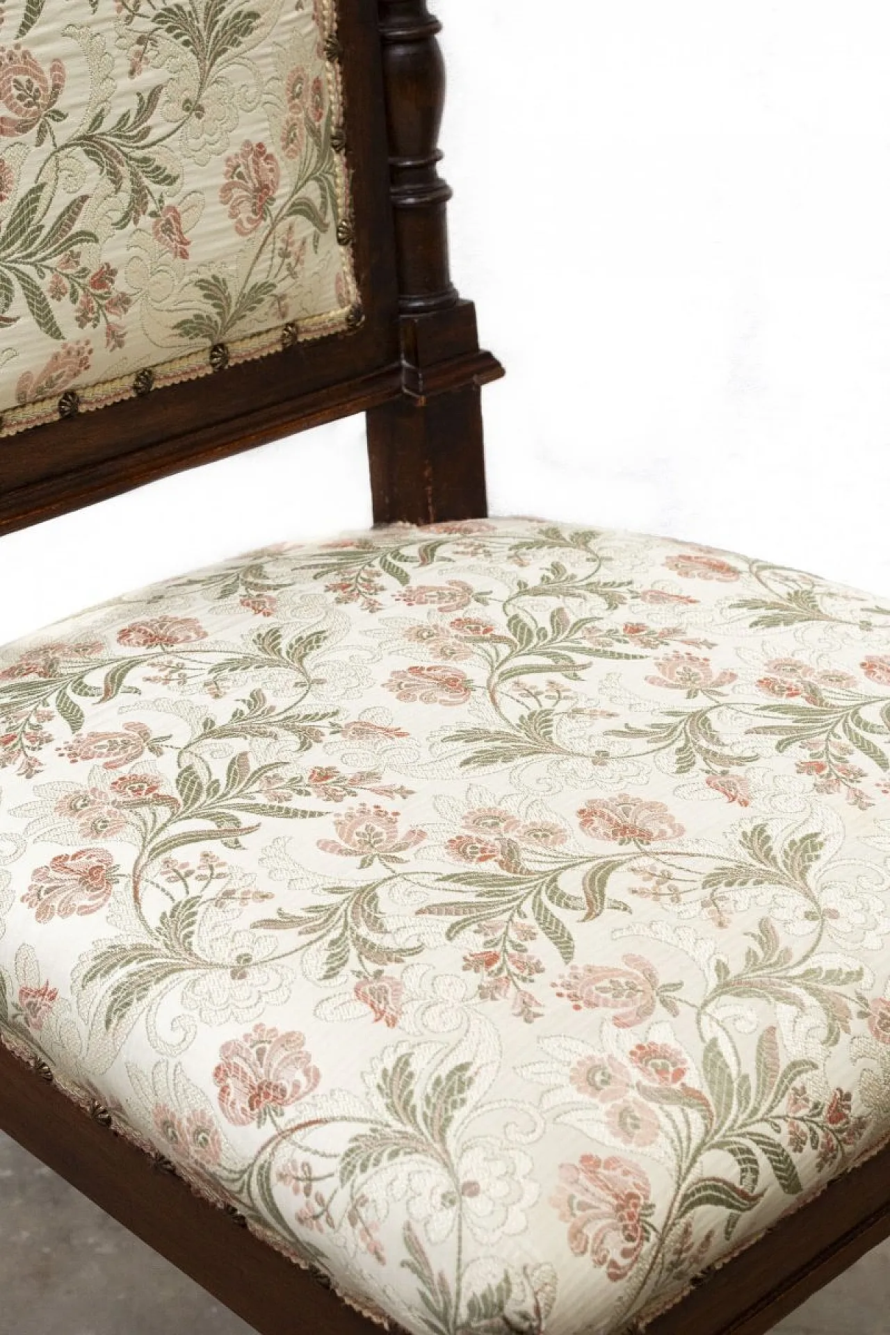 Pair of walnut chairs, late 19th century 3