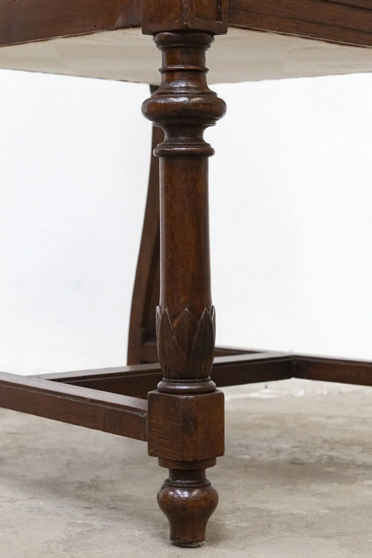 Pair of walnut chairs, late 19th century 4