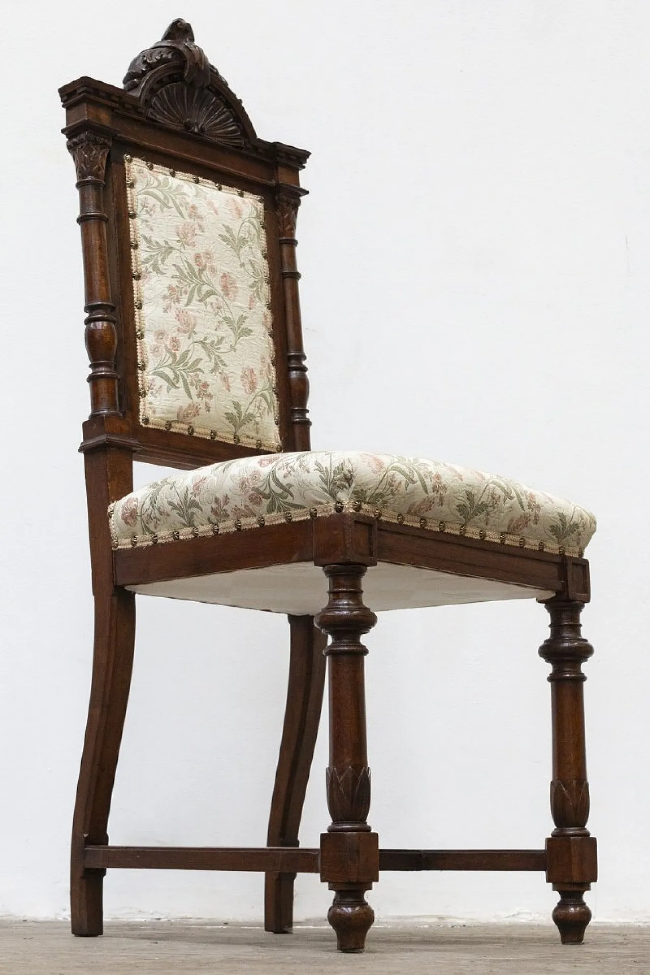 Pair of walnut chairs, late 19th century 10
