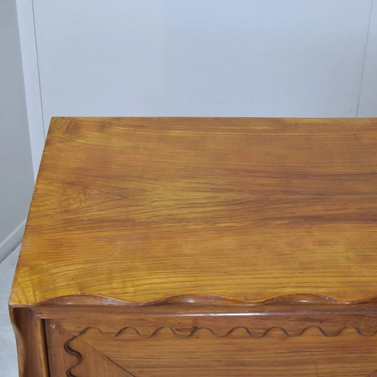 Walnut sideboard with checkerboard marquetry attr. to Paolo Buffa,1950 8