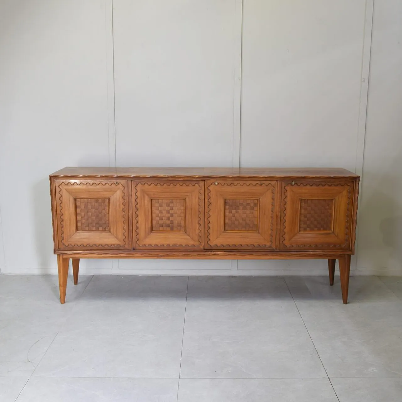 Walnut sideboard with checkerboard marquetry attr. to Paolo Buffa,1950 11