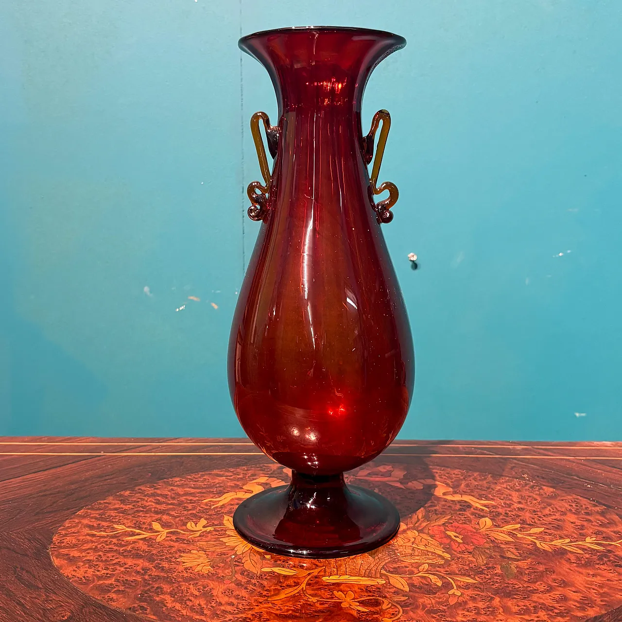 Murano vase Ruby red by Vittorio Zecchin, 1920s 1