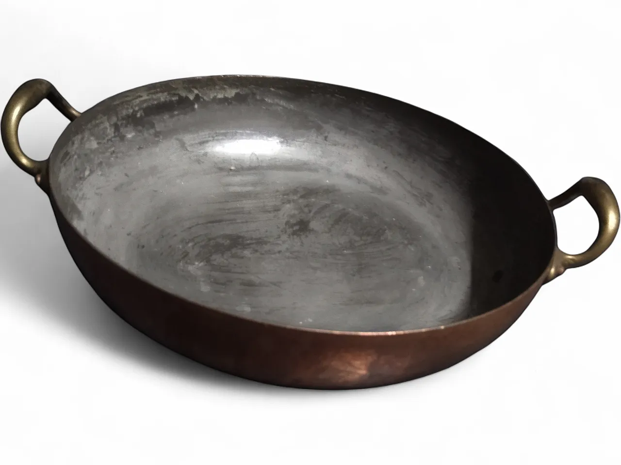 Small copper saucepan 9