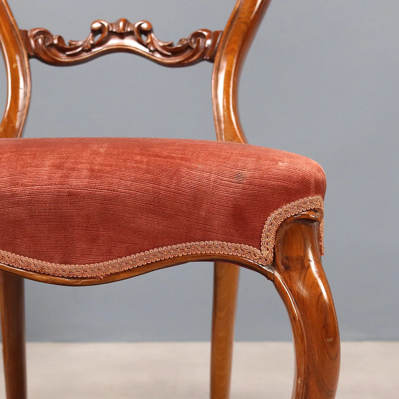 6 Louis Philippe chairs in walnut, 19th century 5