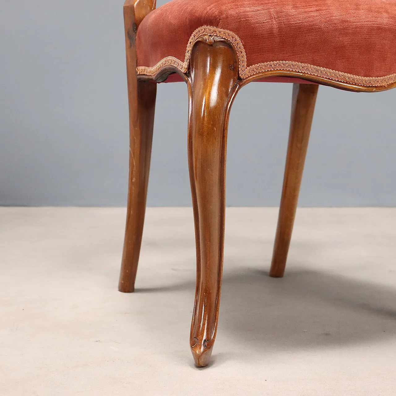 6 Louis Philippe chairs in walnut, 19th century 6