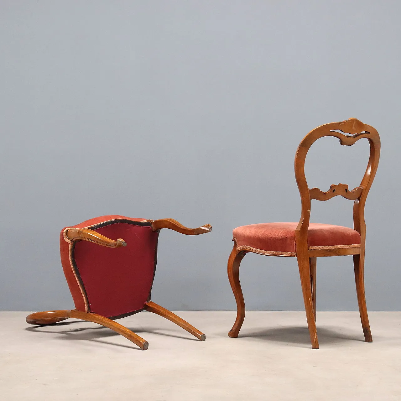 6 Louis Philippe chairs in walnut, 19th century 8
