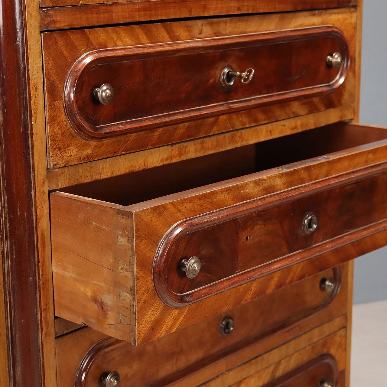 Mahogany chest of drawers, 19th century 4