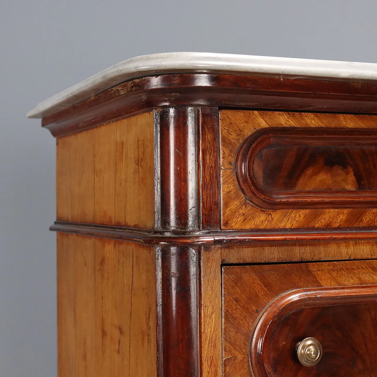 Mahogany chest of drawers, 19th century 5