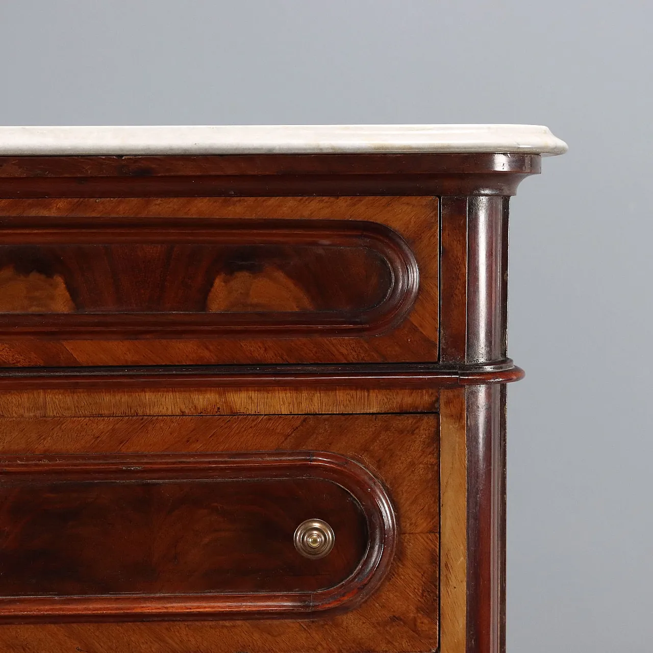 Mahogany chest of drawers, 19th century 6