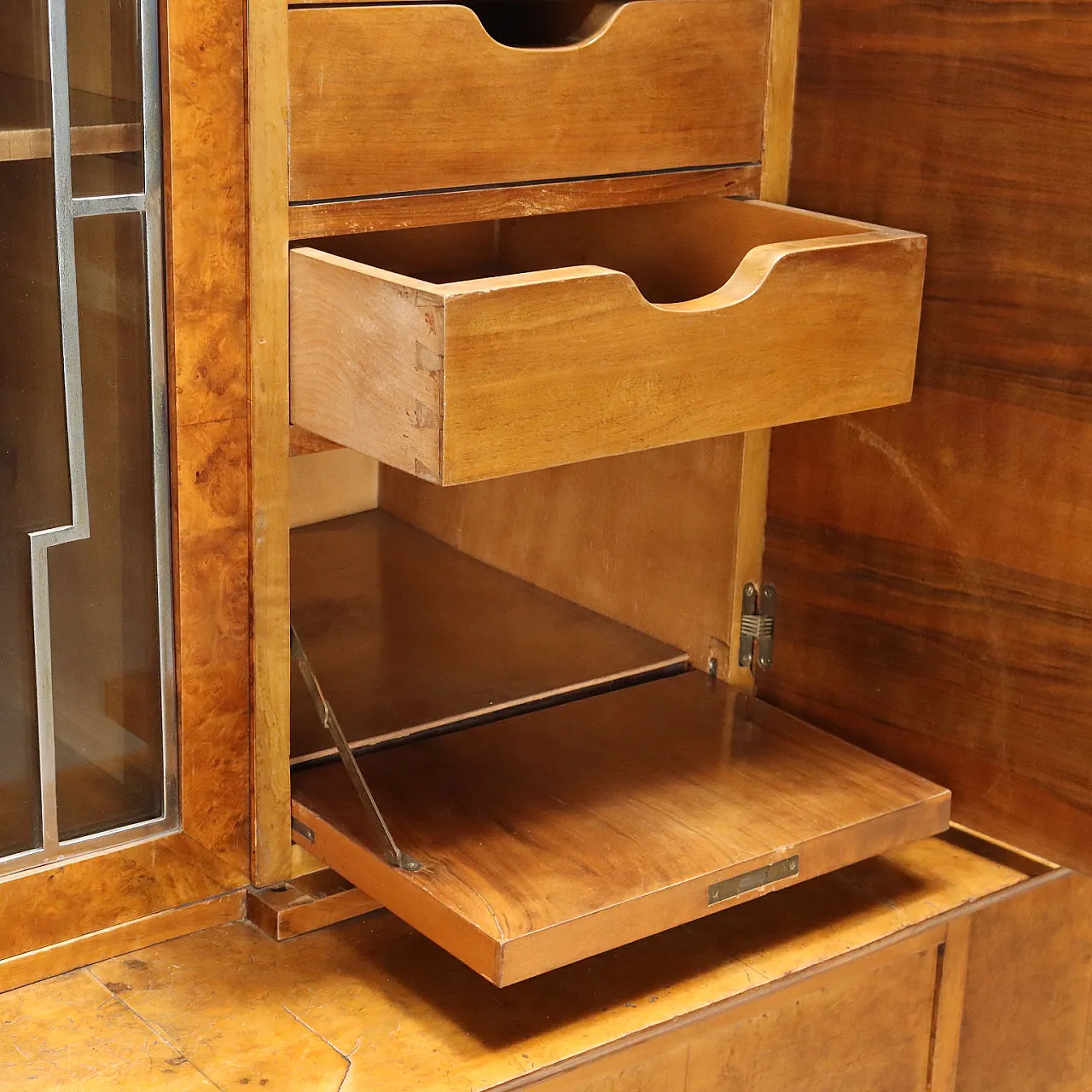 Art Deco living room furniture veneered in maple burl, 20th century 8