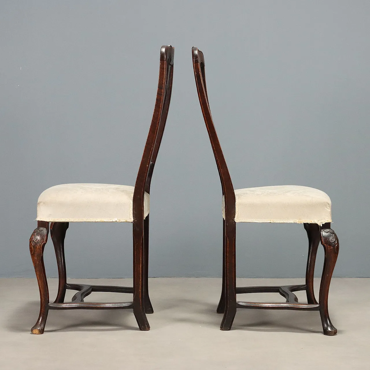 4 Barocchetto chairs in walnut, 18th century 4