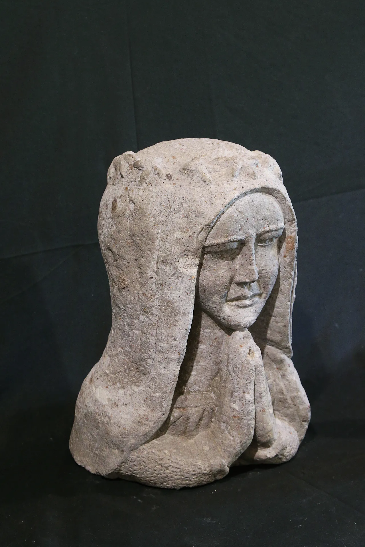 Busto gotico Immacolata Concezione pietra peperino Lazio, primi '900 8