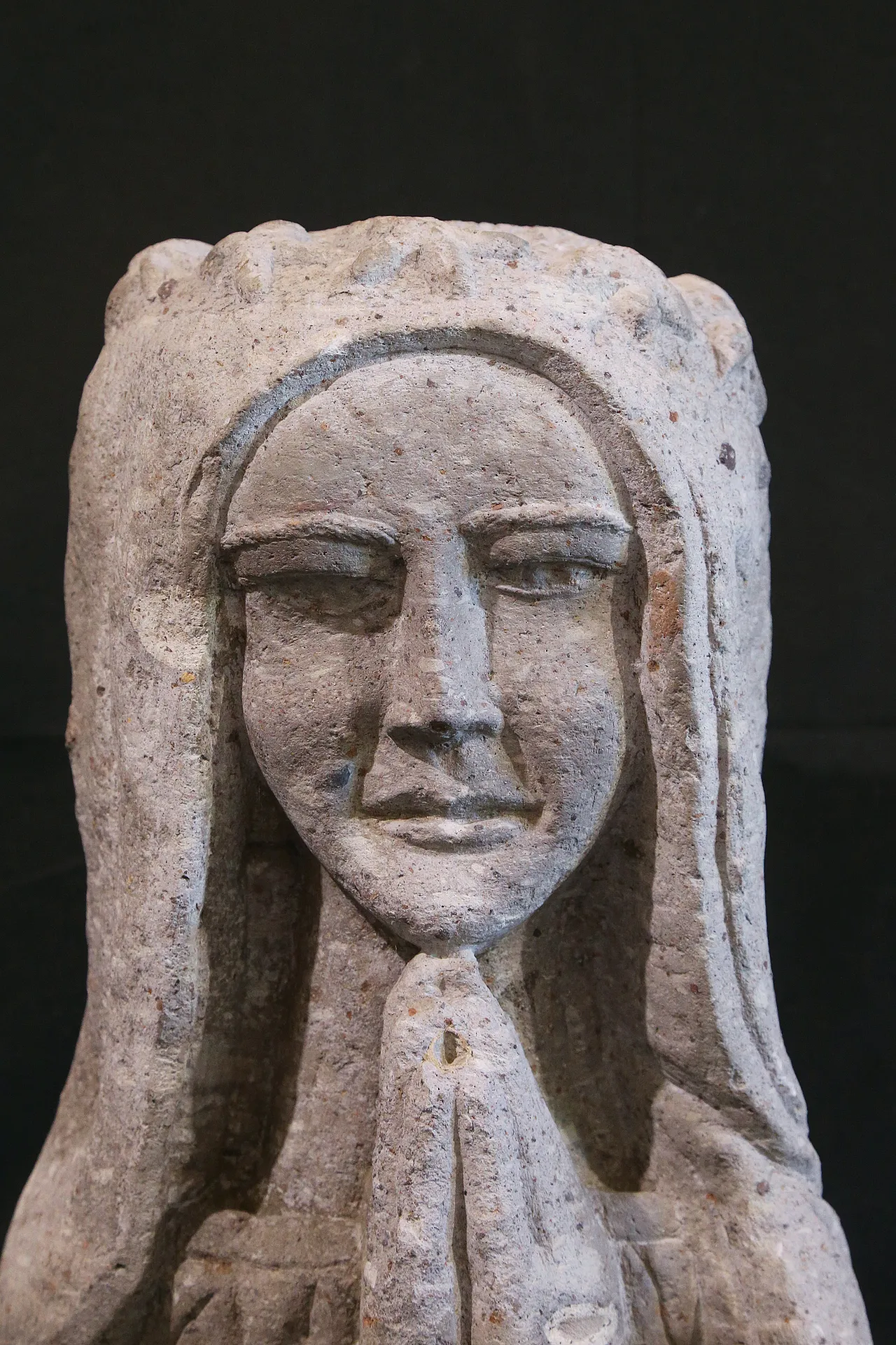 Busto gotico Immacolata Concezione pietra peperino Lazio, primi '900 13