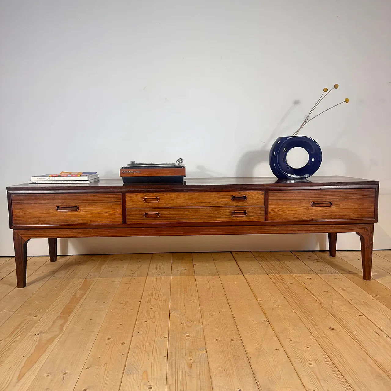 Sideboard scandinava in palissandro, anni ’60 1