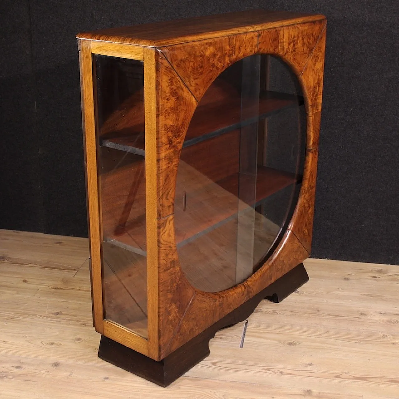 Italian walnut display cabinet from the 20th century 4