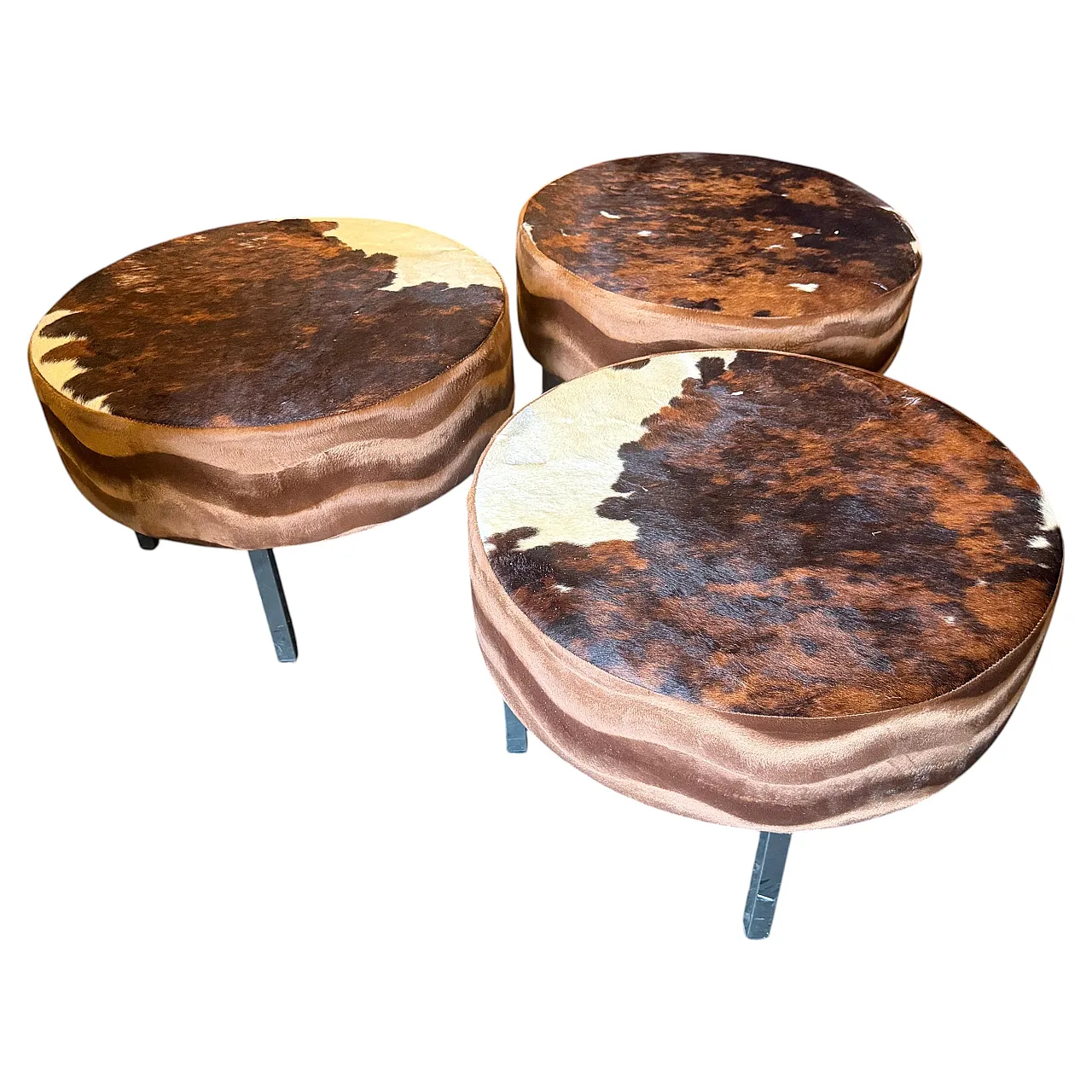 3 Pouf rotondi in pelle di mucca, anni '80 1