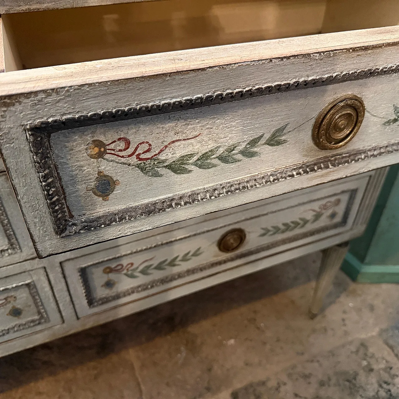 Cassettiera fiorentina in legno laccato Luigi XVI, '800 4