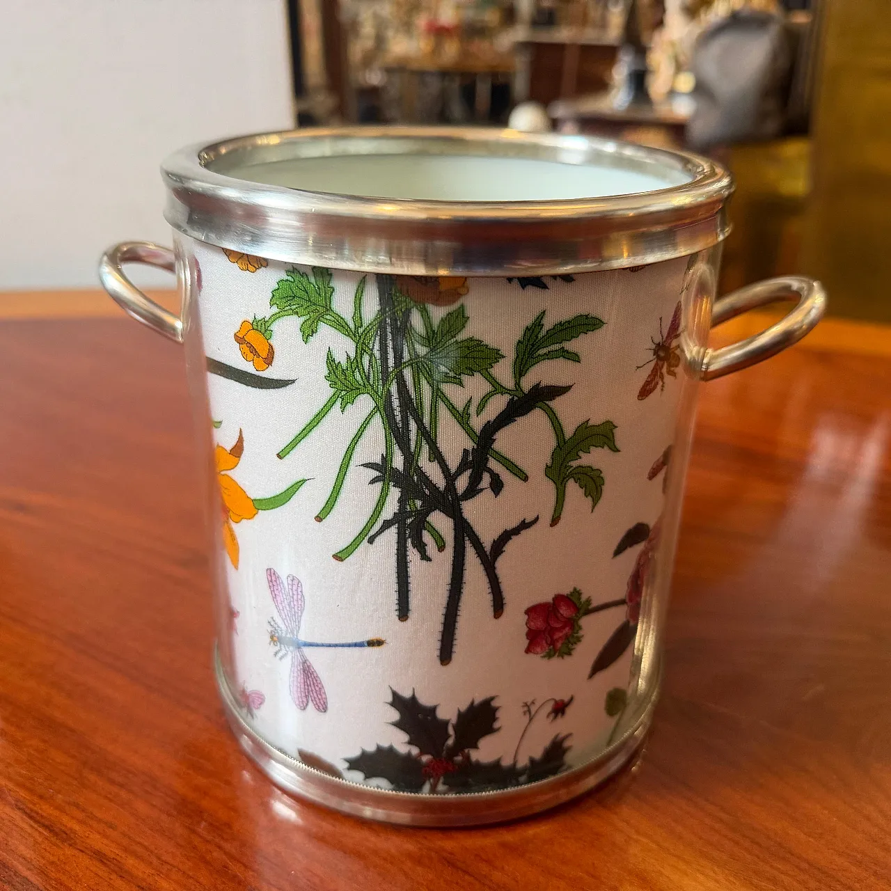 Refrigeratore per il vino in lamiera d'argento e tessuto, anni '80 4