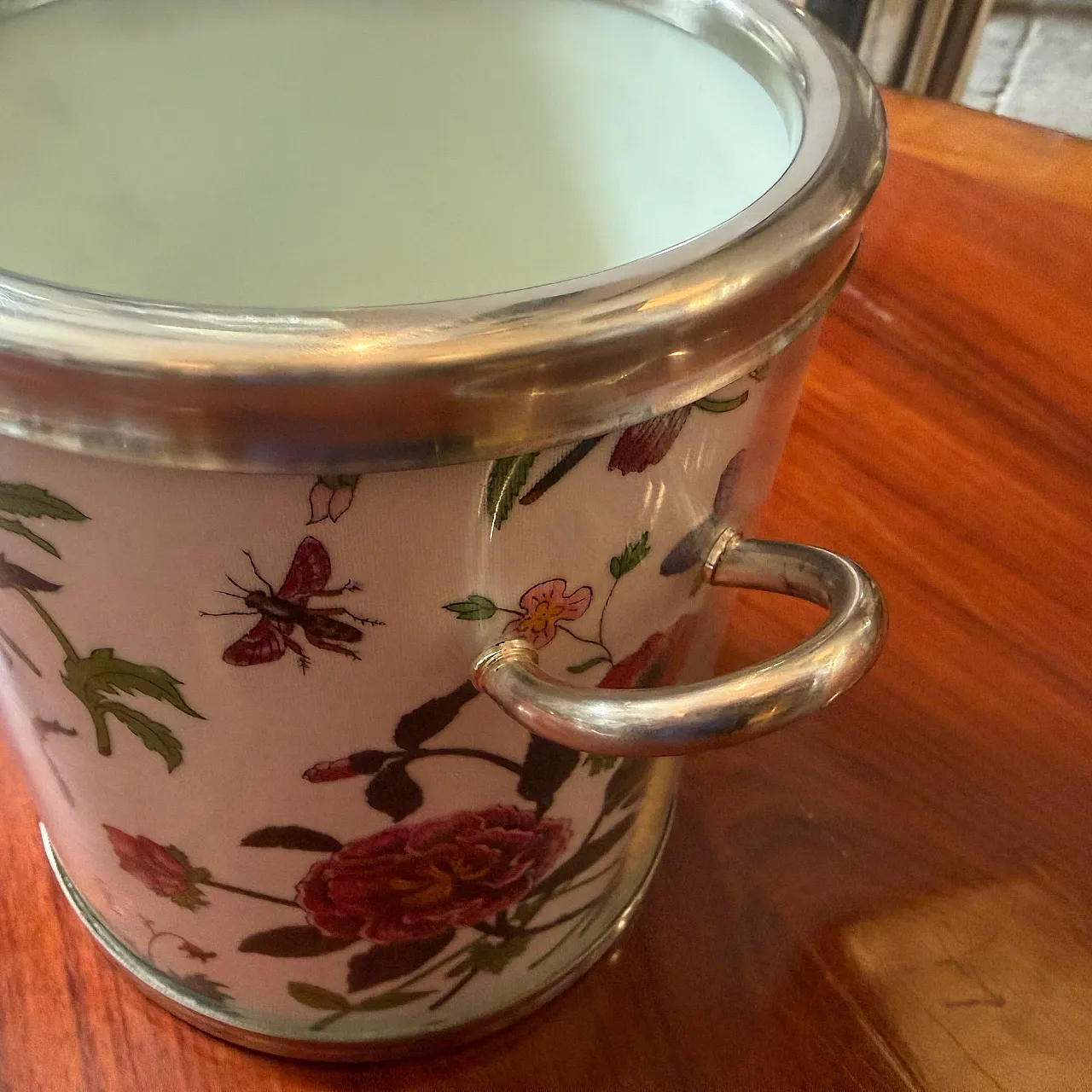 Refrigeratore per il vino in lamiera d'argento e tessuto, anni '80 8