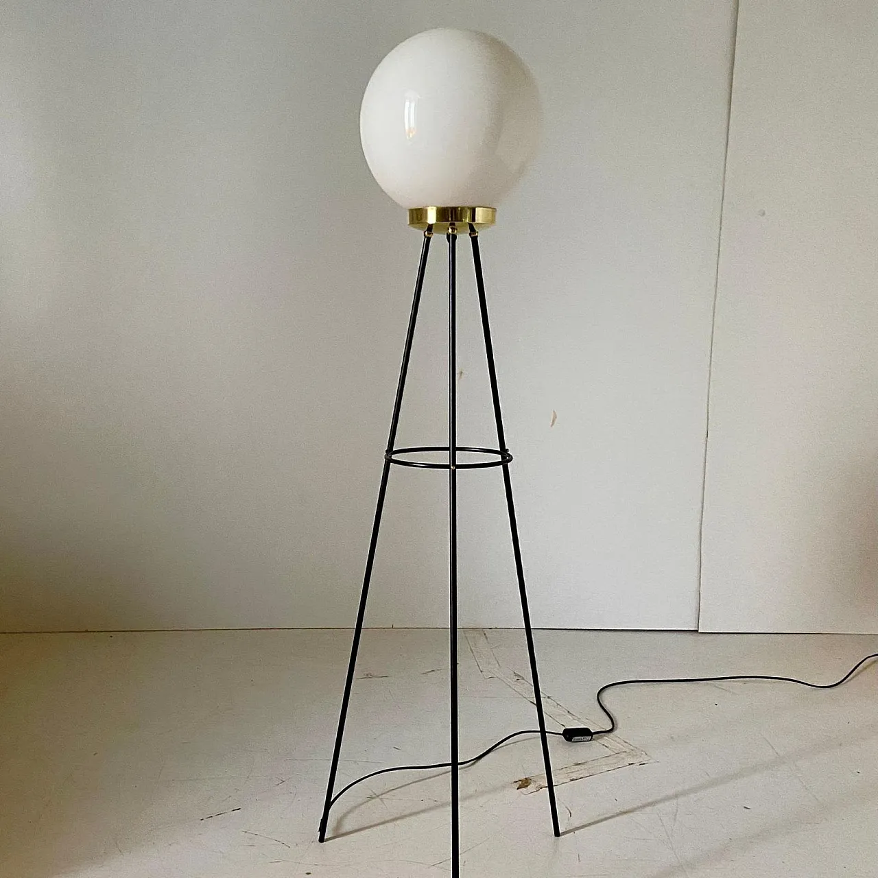 Lampada da terra a tripode di Stilnovo, anni '50 1