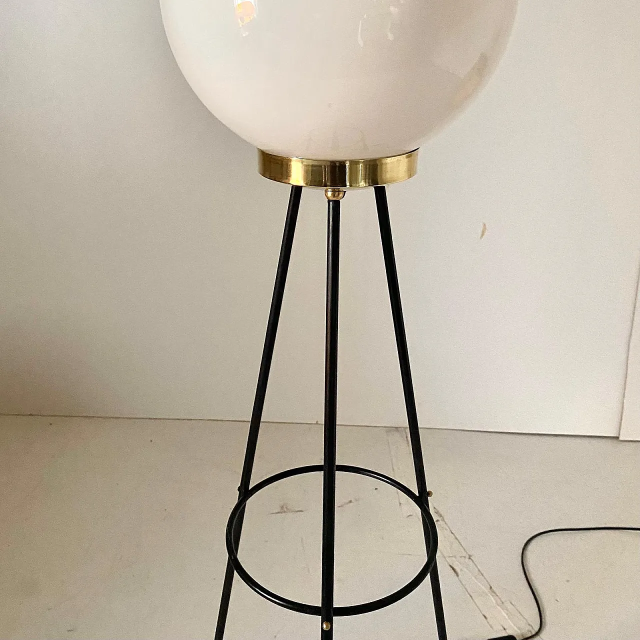 Lampada da terra a tripode di Stilnovo, anni '50 7