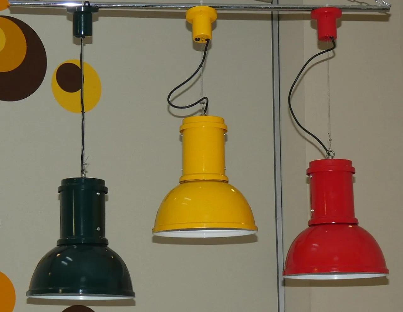 3 lampade in metallo dipinto di Fontana Arte, anni '70 1