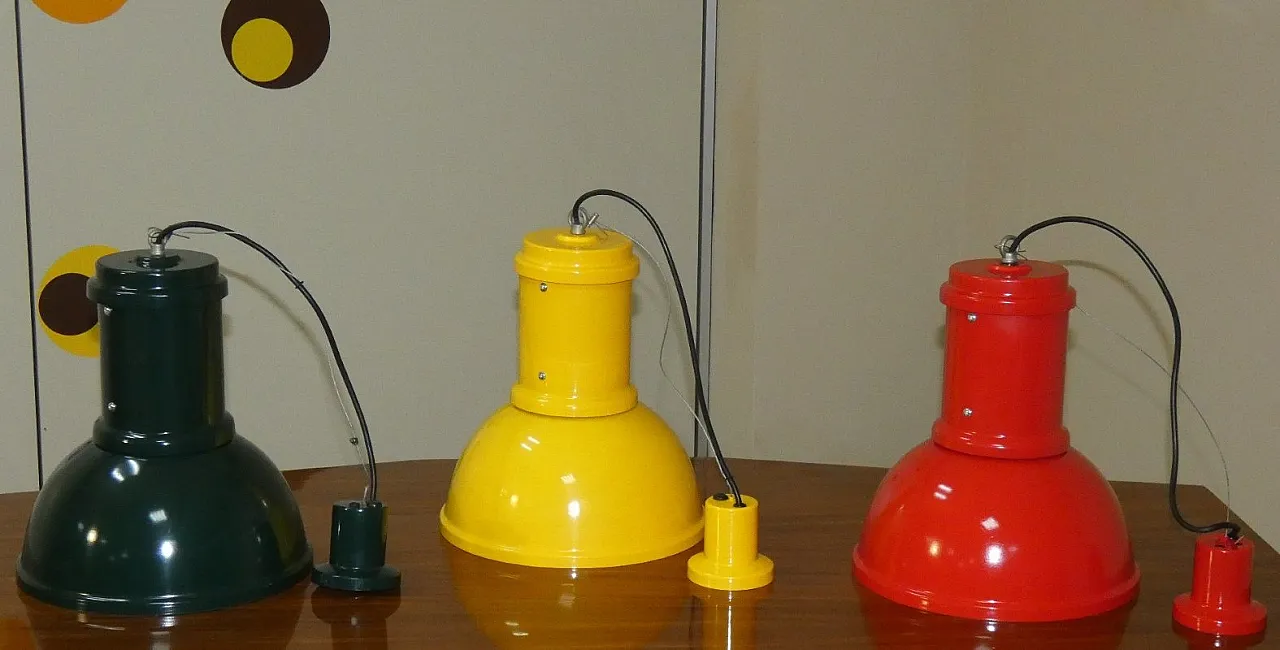 3 lampade in metallo dipinto di Fontana Arte, anni '70 2
