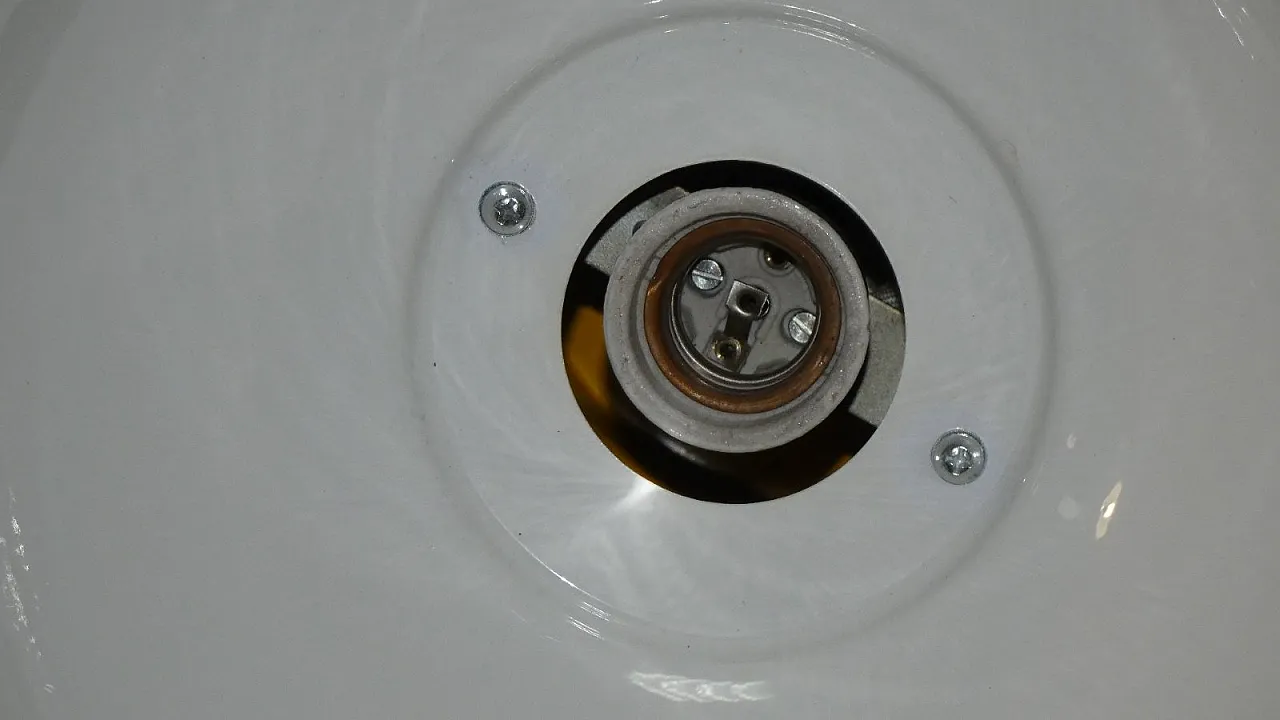3 lampade in metallo dipinto di Fontana Arte, anni '70 5