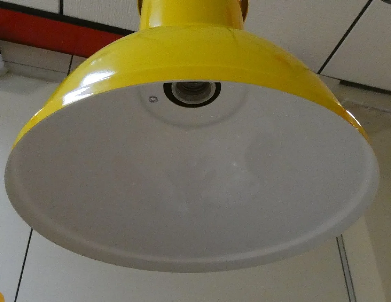 3 lampade in metallo dipinto di Fontana Arte, anni '70 8
