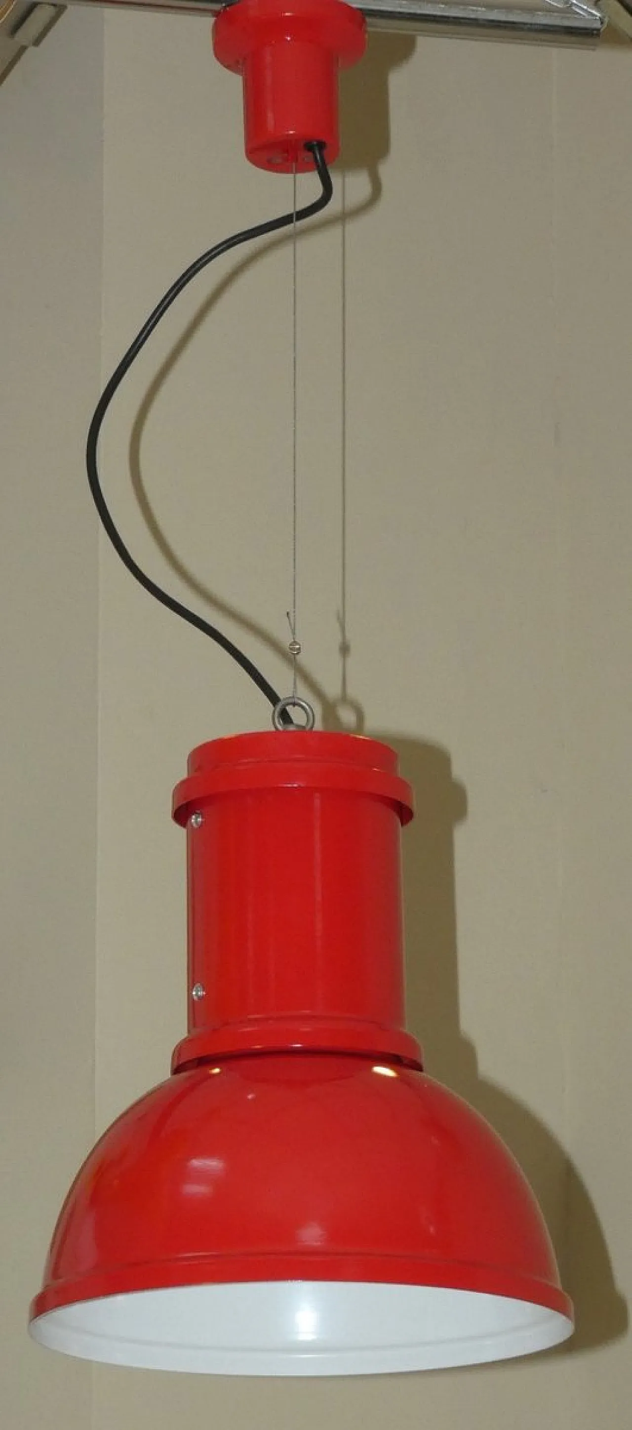 3 lampade in metallo dipinto di Fontana Arte, anni '70 15