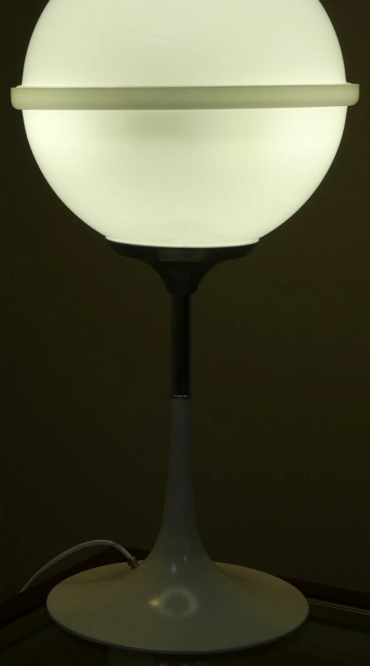 Lampada da tavolo Space Age in acrilico e acciaio, anni '70 2