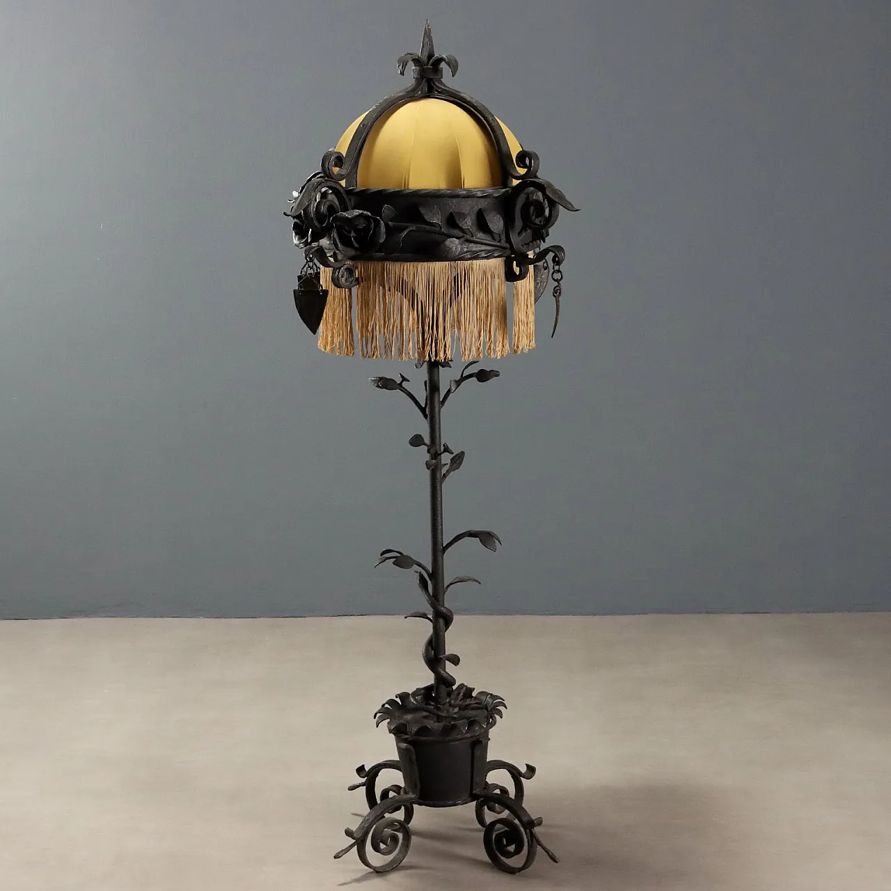 Wrought iron floor lamp, 20th century 1