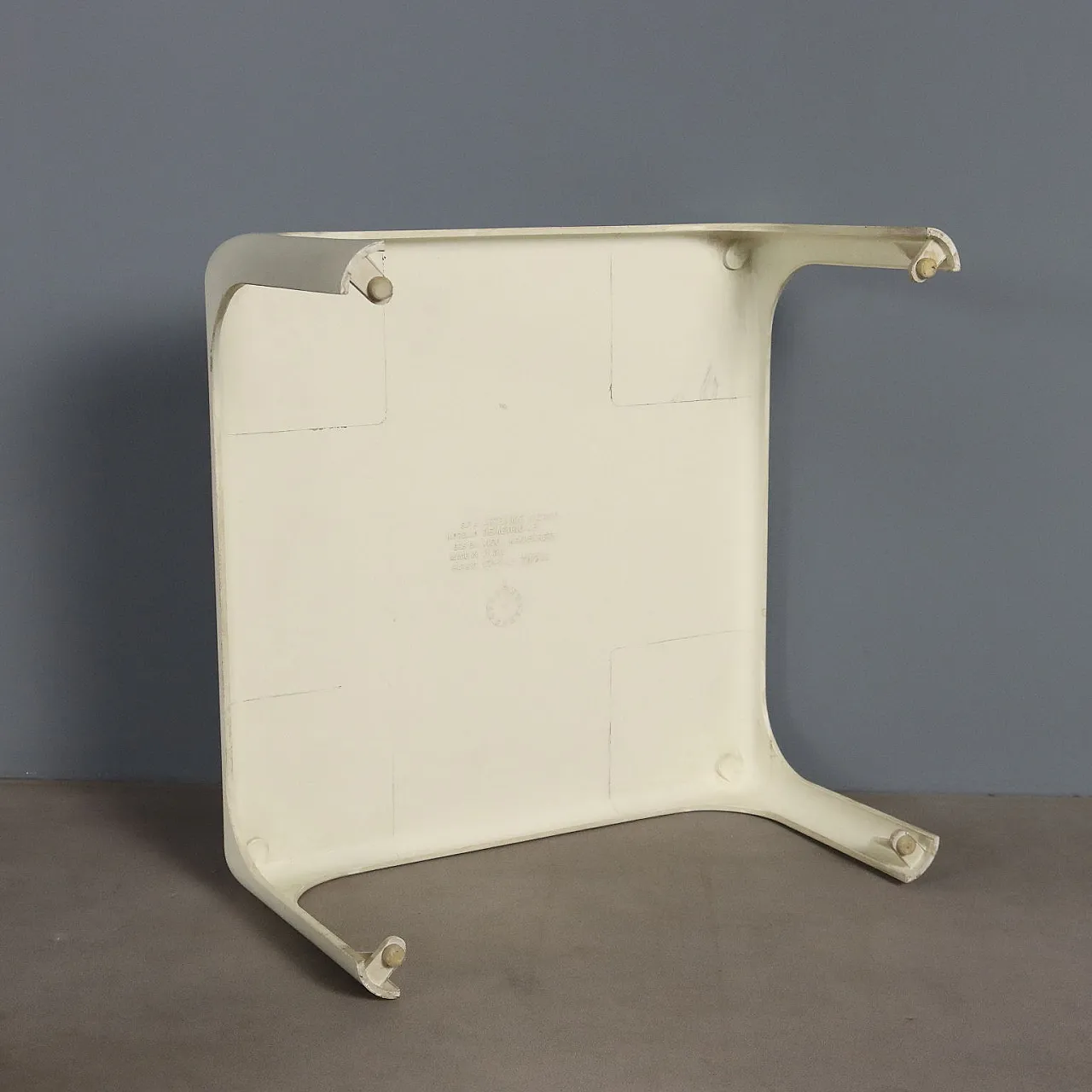 Pair of Demetrio Artemide coffee tables, 20th century 8