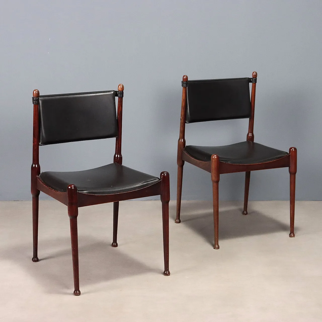 Pair of chairs in wood and leather, 1960s 1