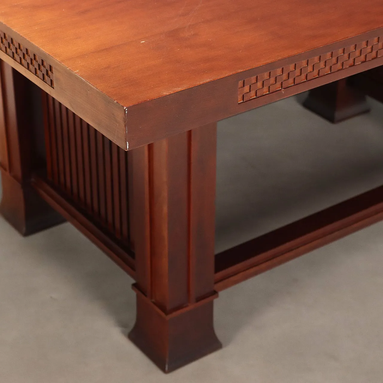 Husser table by Frank Lloyd Wright for Cassina, 20th century 4