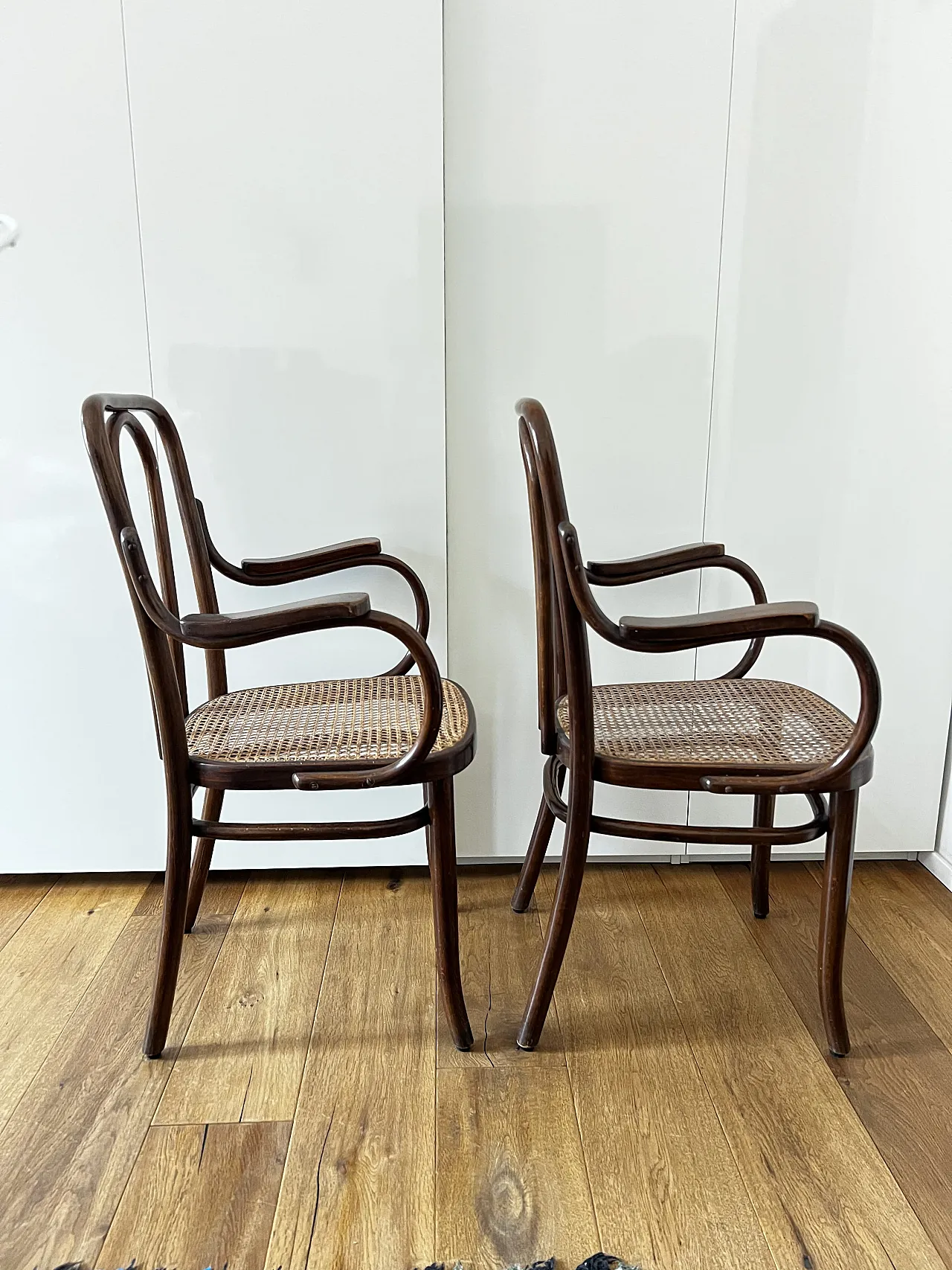 Coppia di Poltroncine Thonet Antiche in Legno e Paglia di Vienna 7