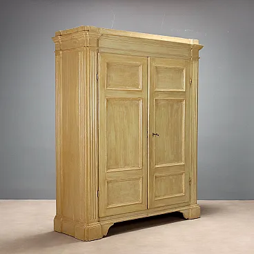 Baroque wardrobe in green lacquered poplar, 18th century