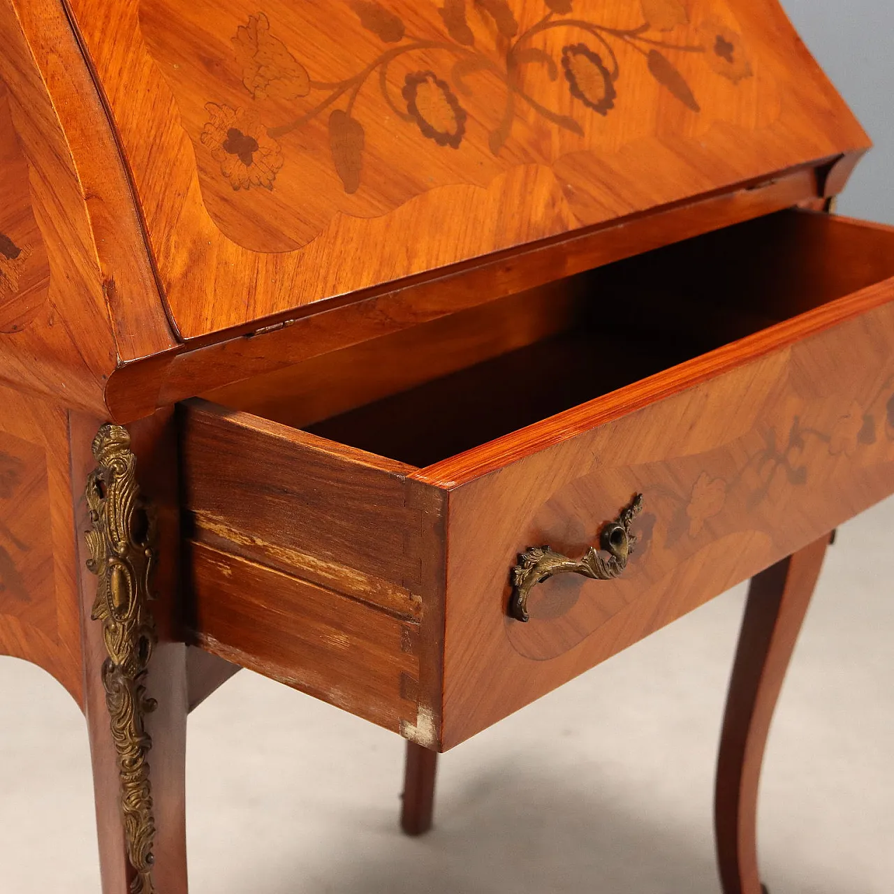 Raised-panel chest of drawers in rosewood and bronze, 20th century 9