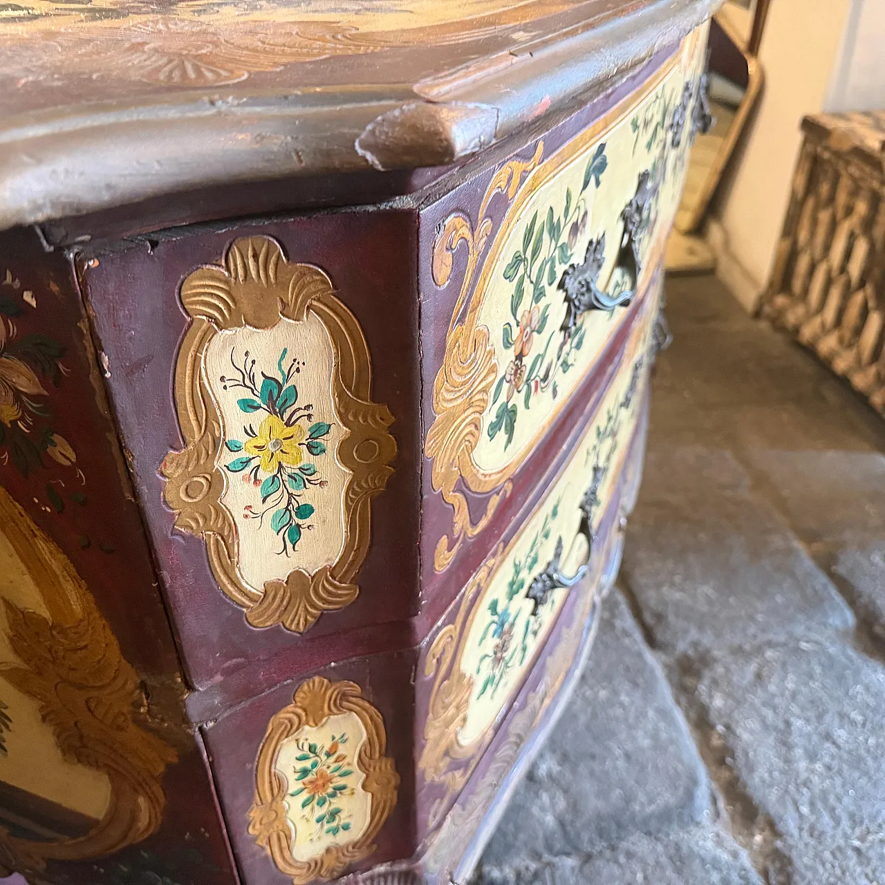 Comò veneziano Luigi XV in legno laccato, '700 8