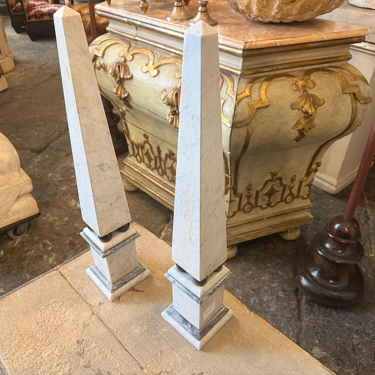 Coppia di obelischi Art Déco in marmo di Carrara e marmo nero, '900 11