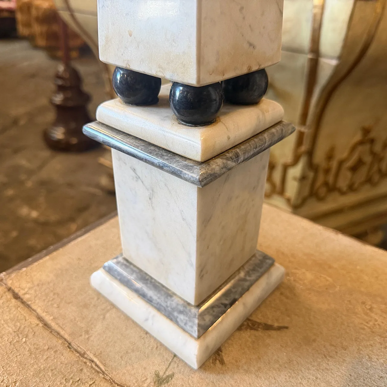 Coppia di obelischi Art Déco in marmo di Carrara e marmo nero, '900 13